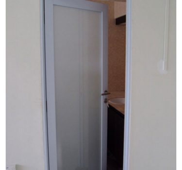 Swing door 1